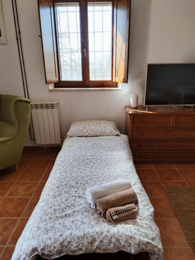 Bed and Breakfast Casale Del Tempo Lento Нарни Экстерьер фото